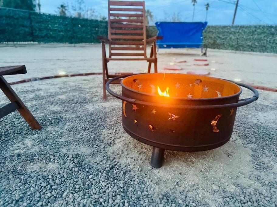 The Desert Monroe-Hot Tub-Firepit-Games-By Joshua Tree National Park Twentynine Palms Εξωτερικό φωτογραφία